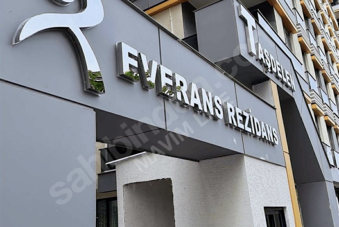 ÇEKMEKÖY REVERANS REZİDANS’DA LÜKS GENİŞ 3+1 SATILIK DAİRE