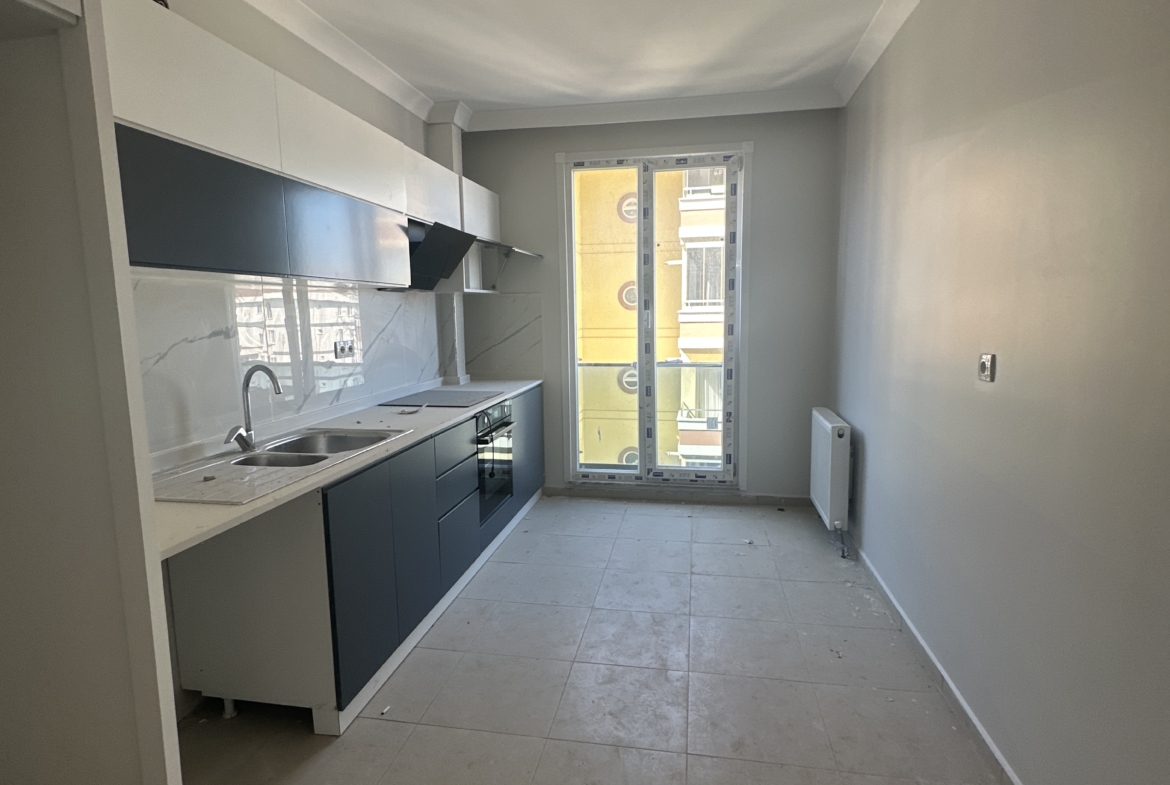 ÇEKMEKÖY REVERANS REZİDANS’DA LÜKS GENİŞ 3+1 SATILIK DAİRE