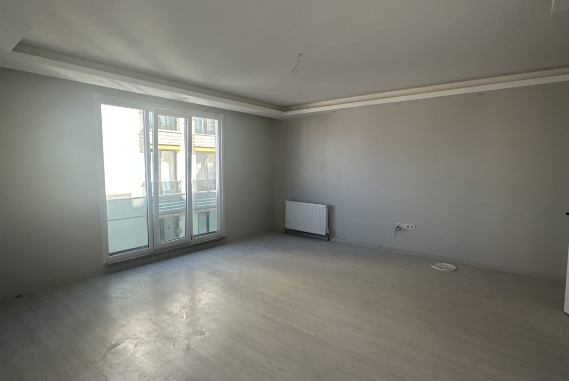 ÇEKMEKÖY REVERANS REZİDANS’DA LÜKS GENİŞ 3+1 SATILIK DAİRE