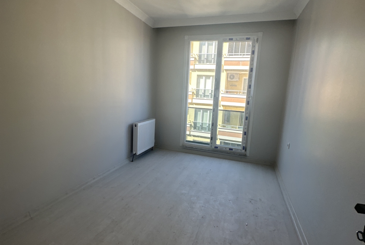 ÇEKMEKÖY REVERANS REZİDANS’DA LÜKS GENİŞ 3+1 SATILIK DAİRE