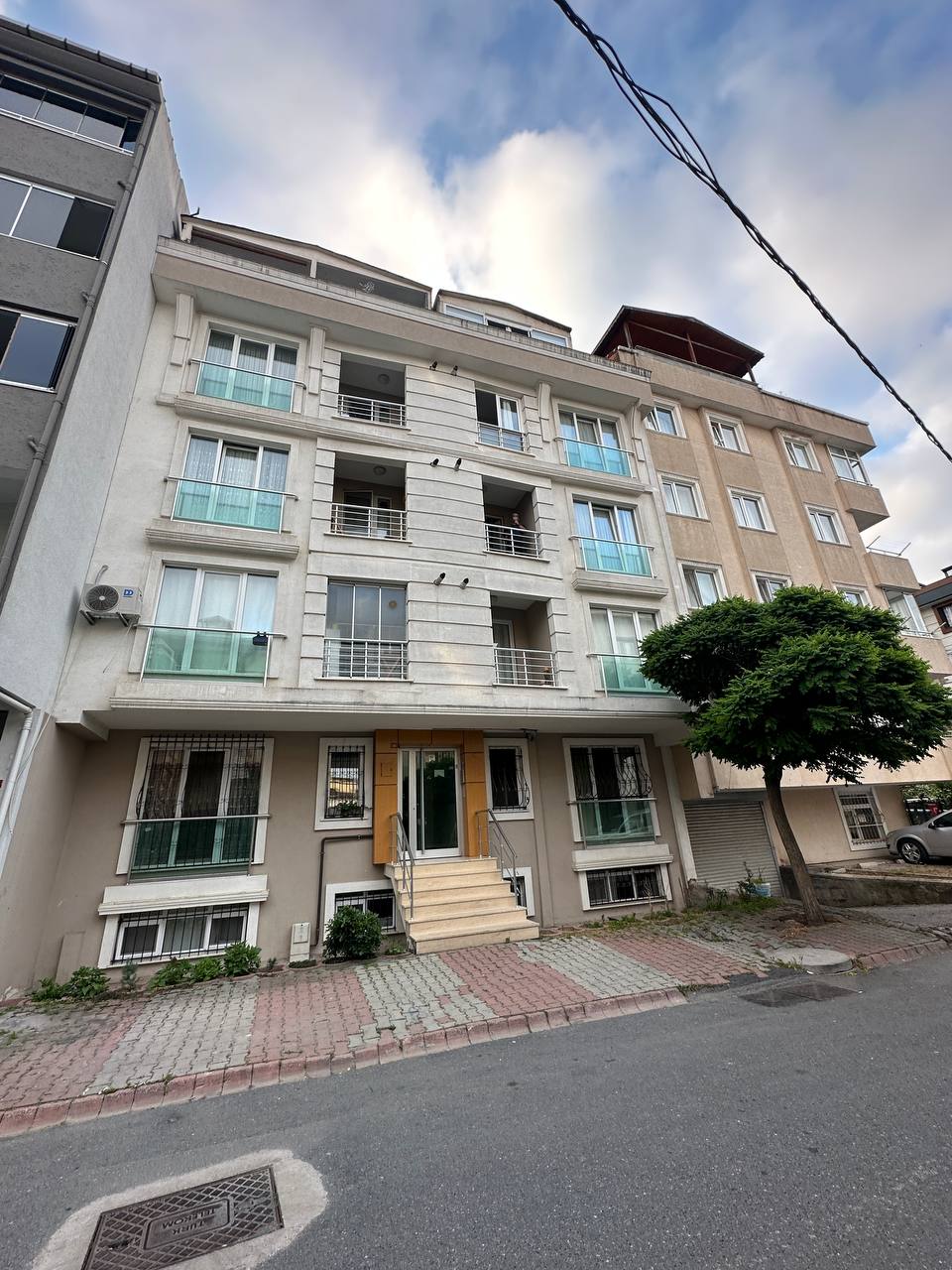 SANCAKTEPE METROYA YÜRÜME MESAFESİ EŞYALI 2+1 ARA KAT DAİRE