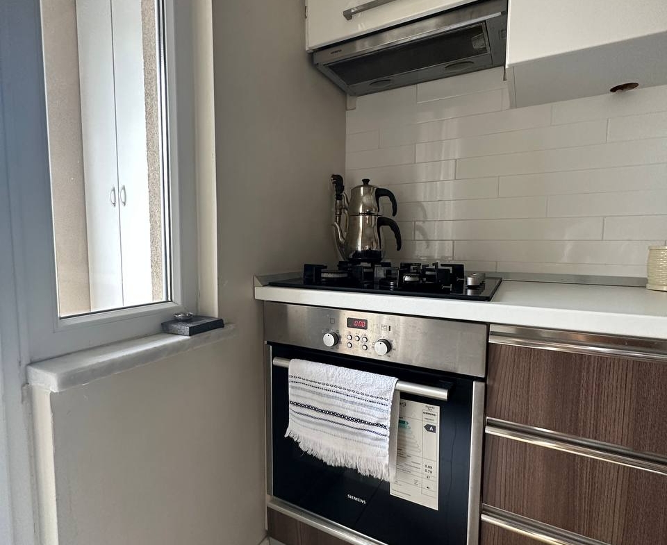 SANCAKTEPE METROYA YÜRÜME MESAFESİ EŞYALI 2+1 ARA KAT DAİRE