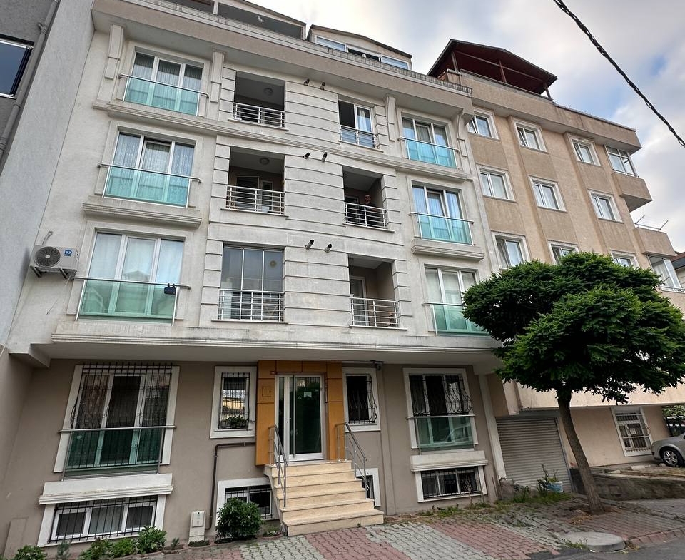 SANCAKTEPE METROYA YÜRÜME MESAFESİ EŞYALI 2+1 ARA KAT DAİRE