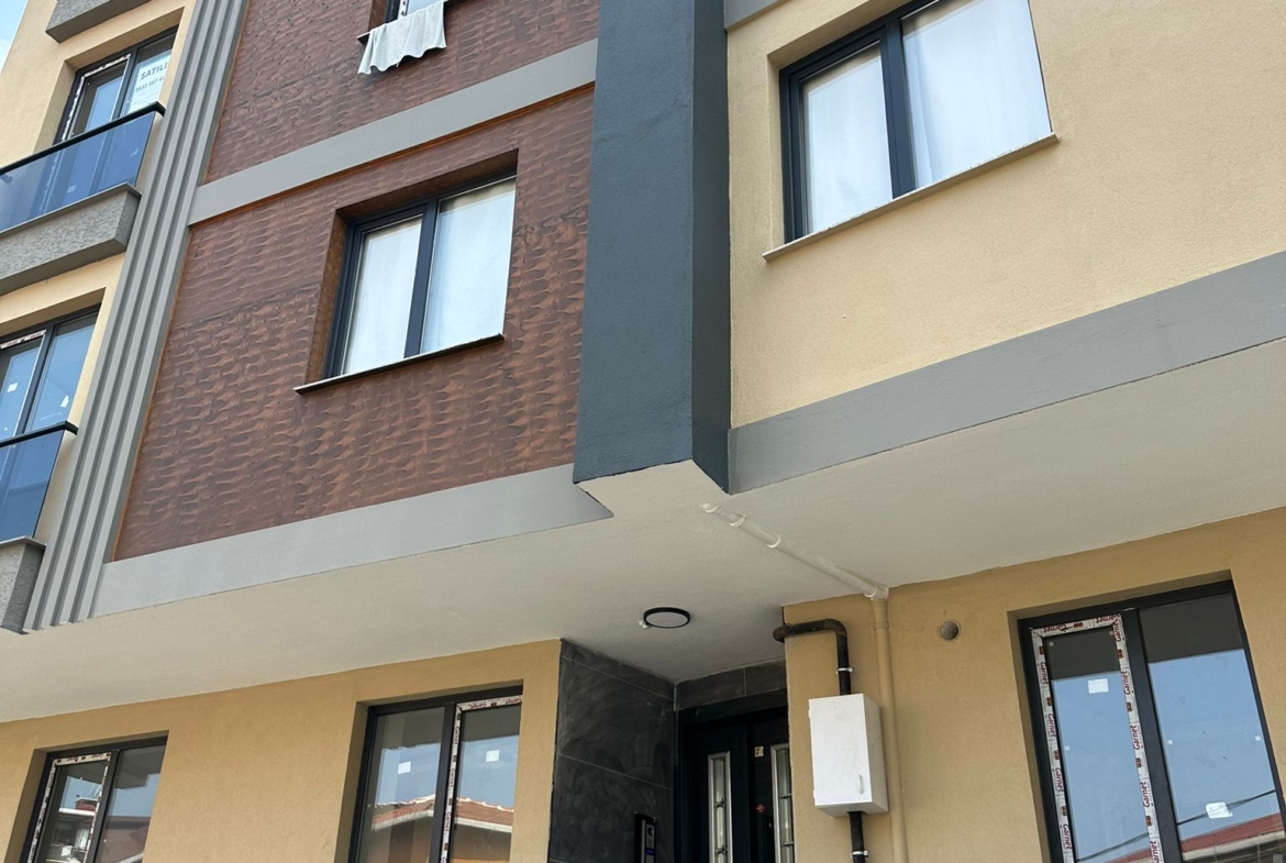 FIRSAT YENİDOĞAN SON DURAK YÜRÜME MESAFESİ 2+1 ARA KAT SATILIK