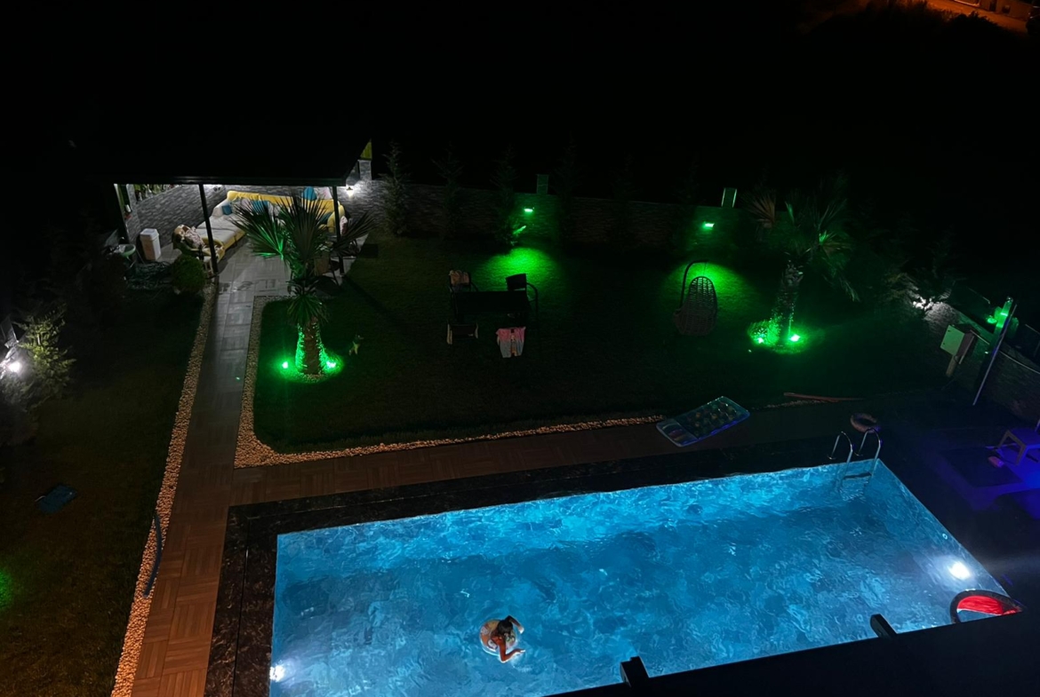 ŞİLE ‘DE ULTRA LÜKS EŞYALI KİRALIK 4+1 TRİPLEX VİLLA