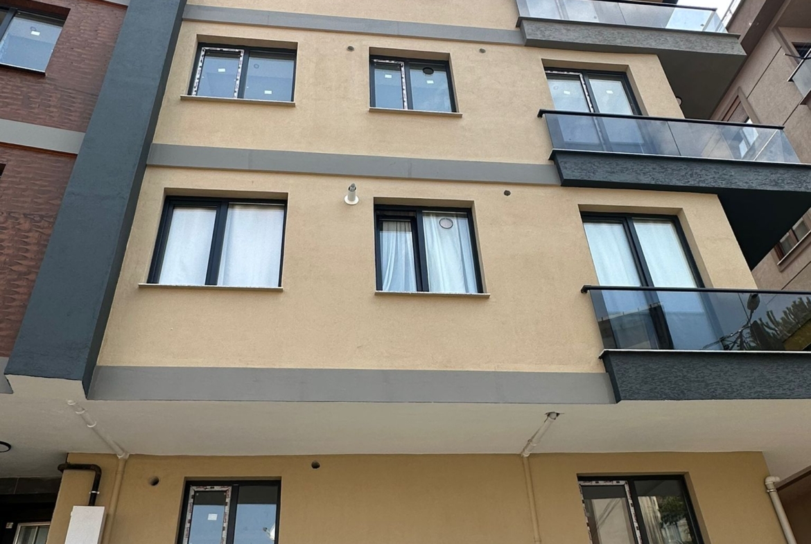 FIRSAT YENİDOĞAN SON DURAK YÜRÜME MESAFESİ 2+1 ARA KAT SATILIK