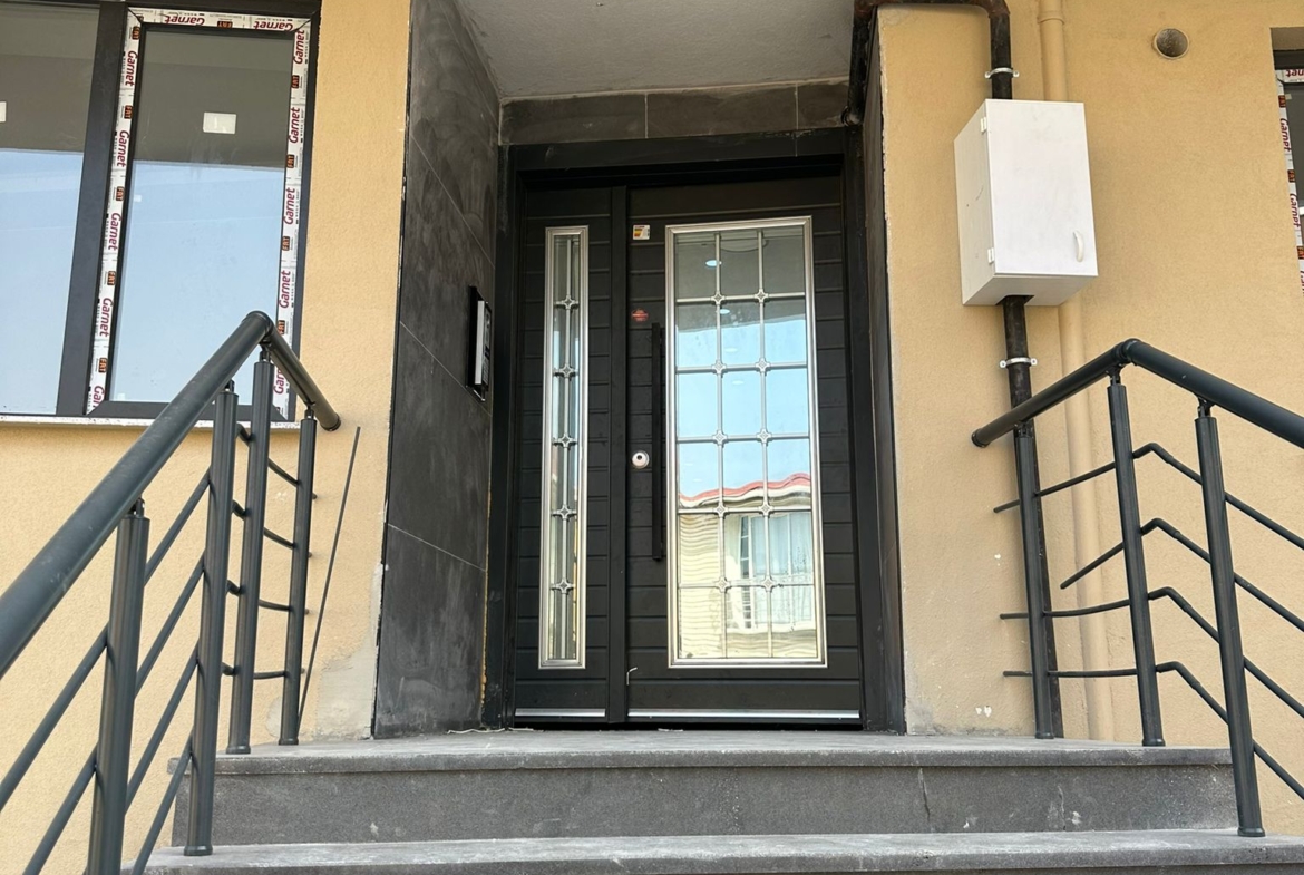 FIRSAT YENİDOĞAN SON DURAK YÜRÜME MESAFESİ 2+1 ARA KAT SATILIK
