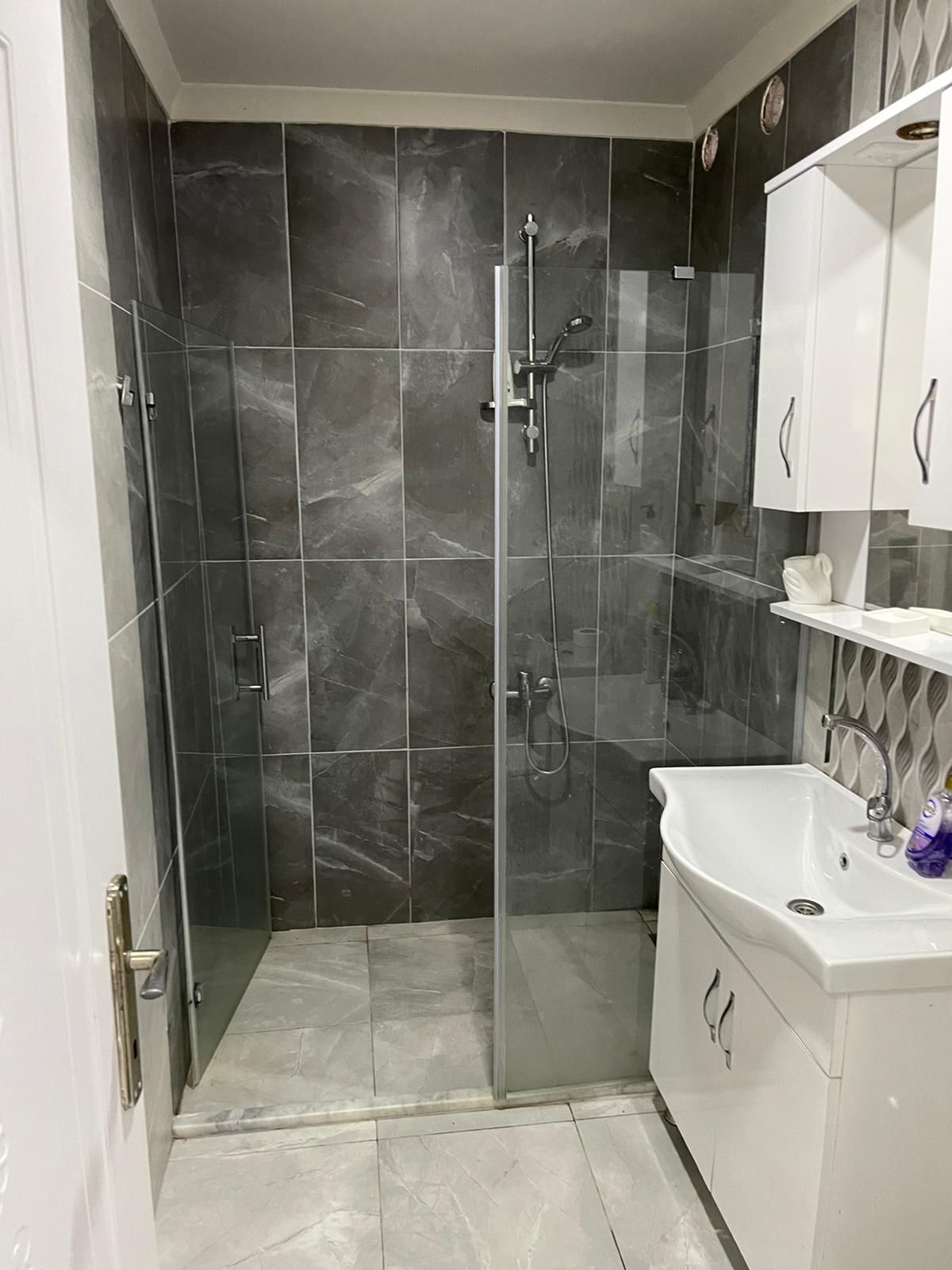 ŞİLE MERKEZ’DE EŞYALI 80M2 1+1 KİRALIK DAİRE