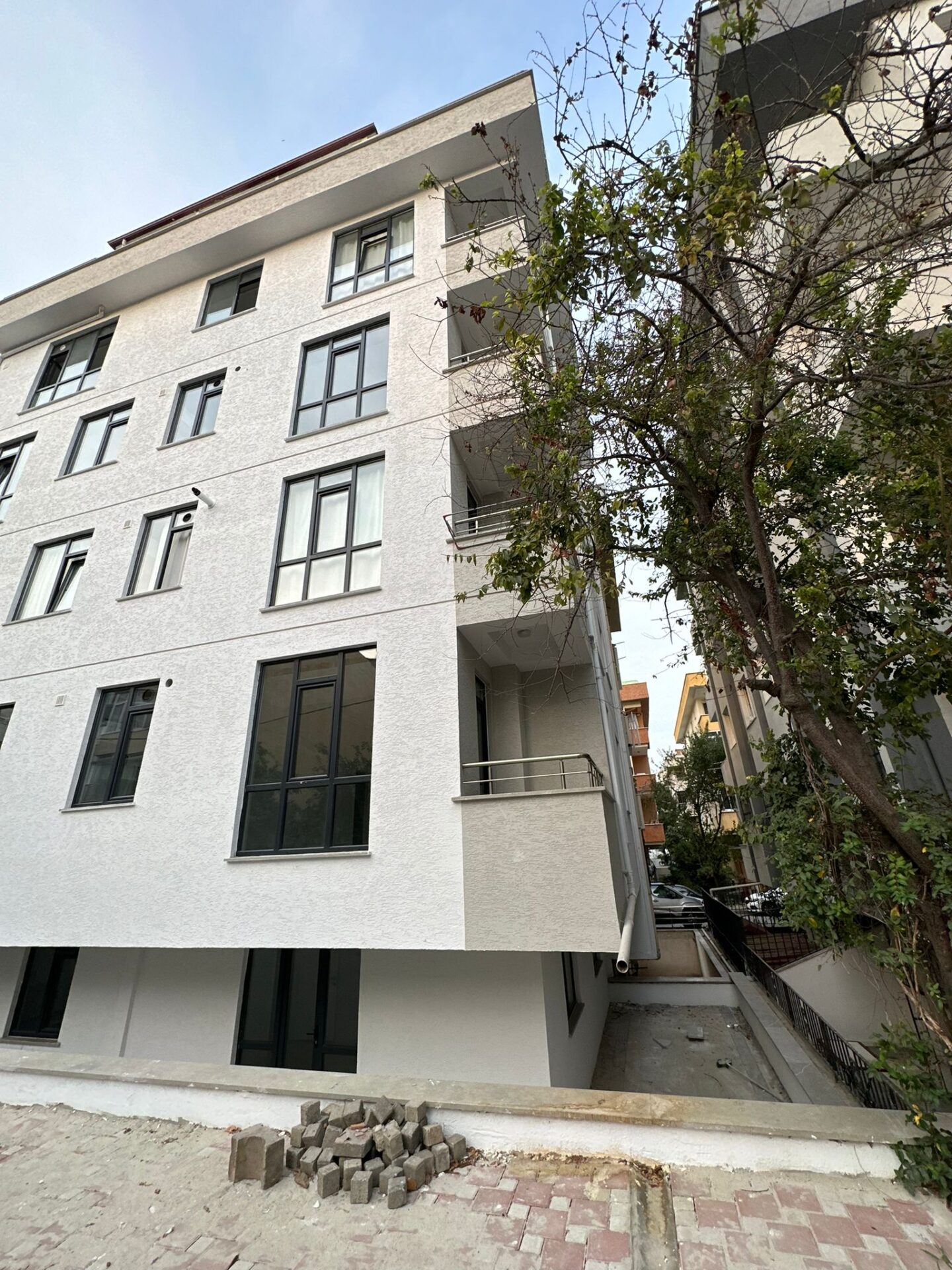 ÇEKMEKÖY METROYA YÜRÜME MESAFESİ SATILIK SIFIR 3+1 FIRSATI