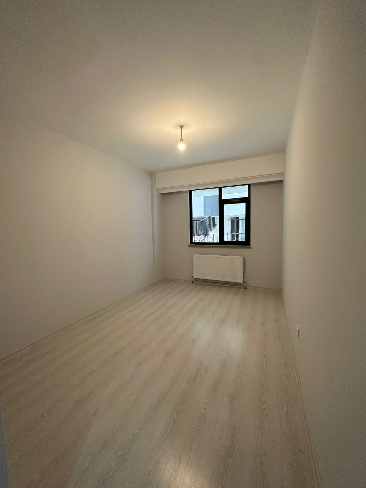 ÇEKMEKÖY ÇAMLIK MAH. BAHCE KULLANIMLI 2+1 SATILIK DAİRE