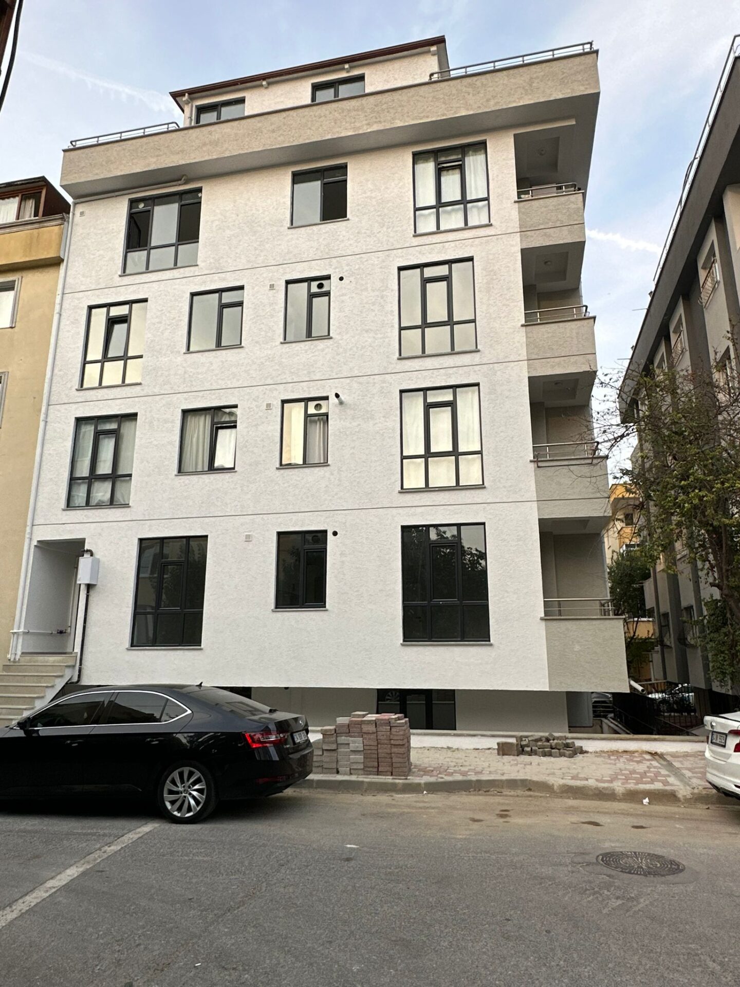 ÇEKMEKÖY METROYA YÜRÜME MESAFESİ SATILIK SIFIR 3+1 FIRSATI