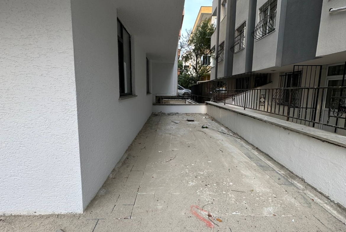 ÇEKMEKÖY ÇAMLIK MAH. BAHCE KULLANIMLI 2+1 SATILIK DAİRE