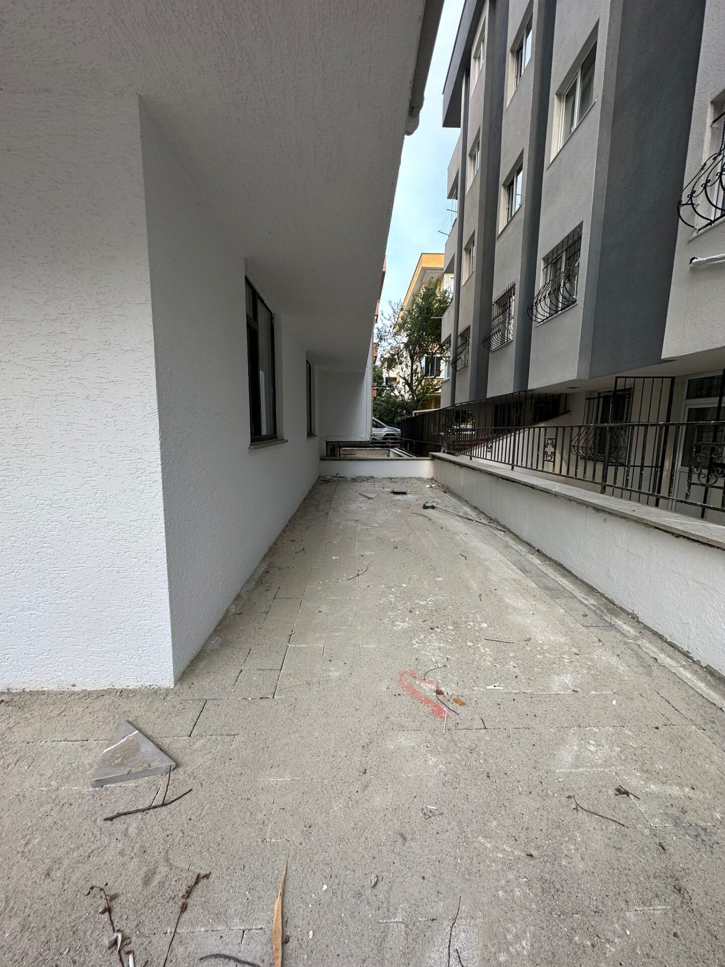 ÇEKMEKÖY ÇAMLIK MAH. BAHCE KULLANIMLI 2+1 SATILIK DAİRE