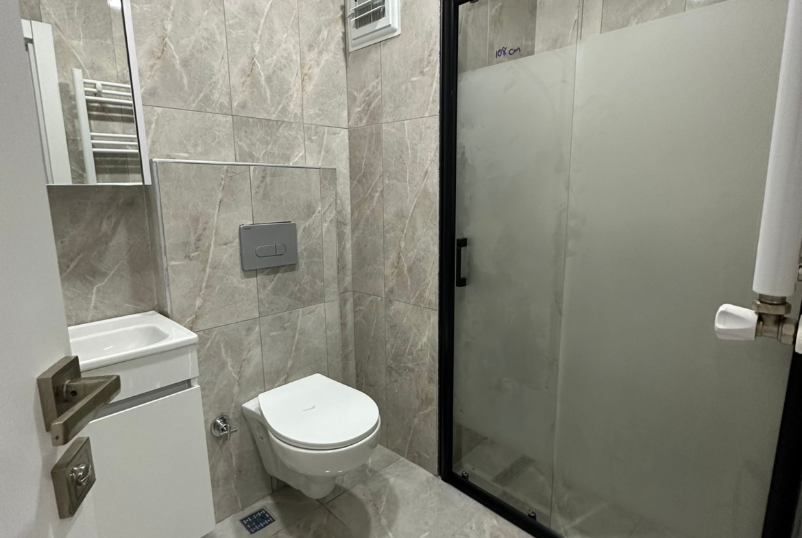 ÇEKMEKÖY ÇAMLIK MAH. BAHCE KULLANIMLI 2+1 SATILIK DAİRE