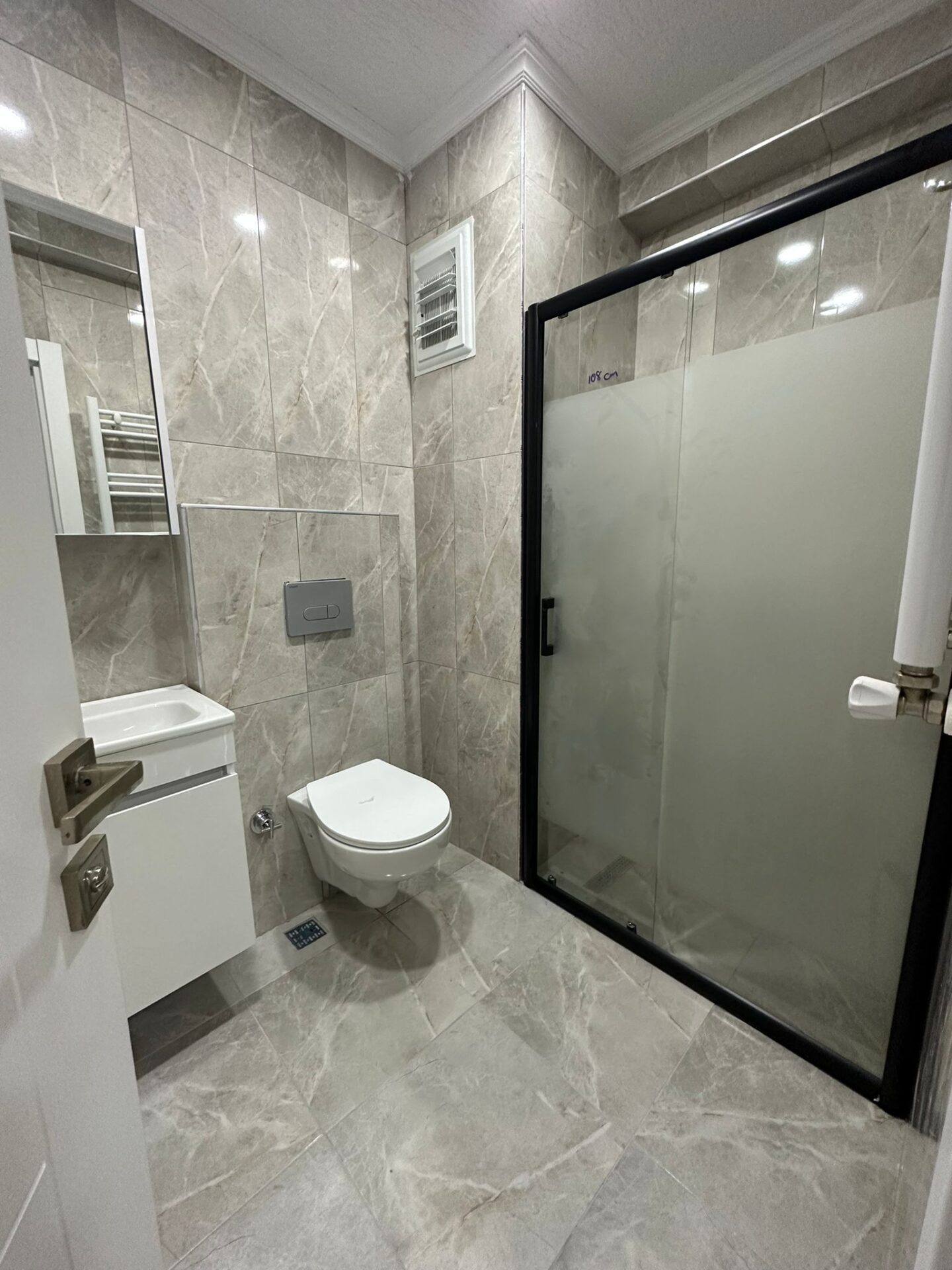 ÇEKMEKÖY ÇAMLIK MAH. BAHCE KULLANIMLI 2+1 SATILIK DAİRE