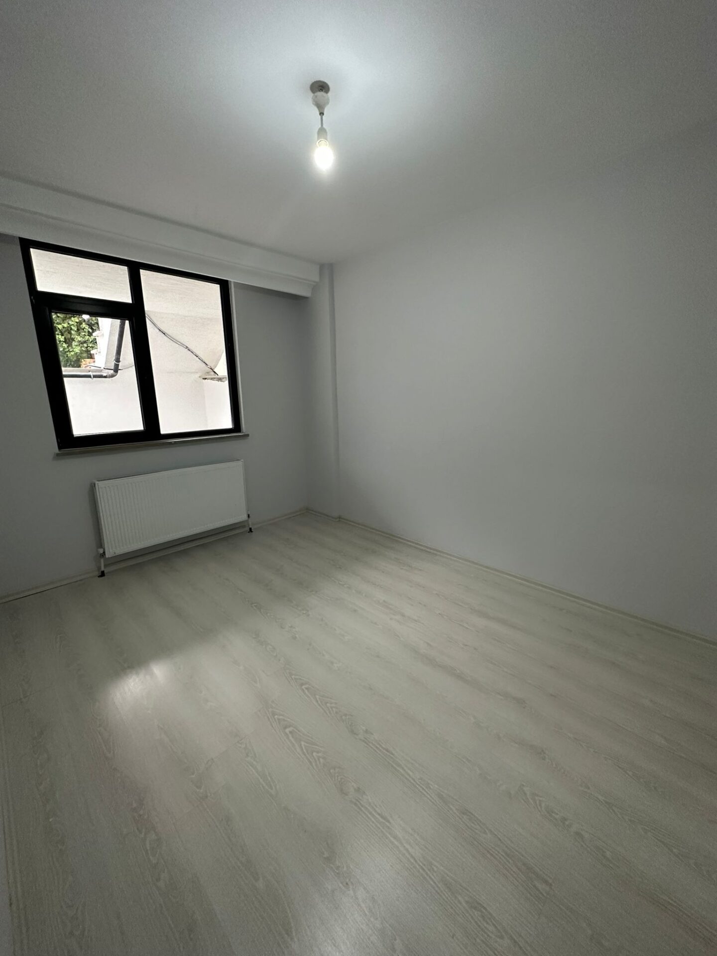 ÇEKMEKÖY ÇAMLIK MAH. BAHCE KULLANIMLI 2+1 SATILIK DAİRE