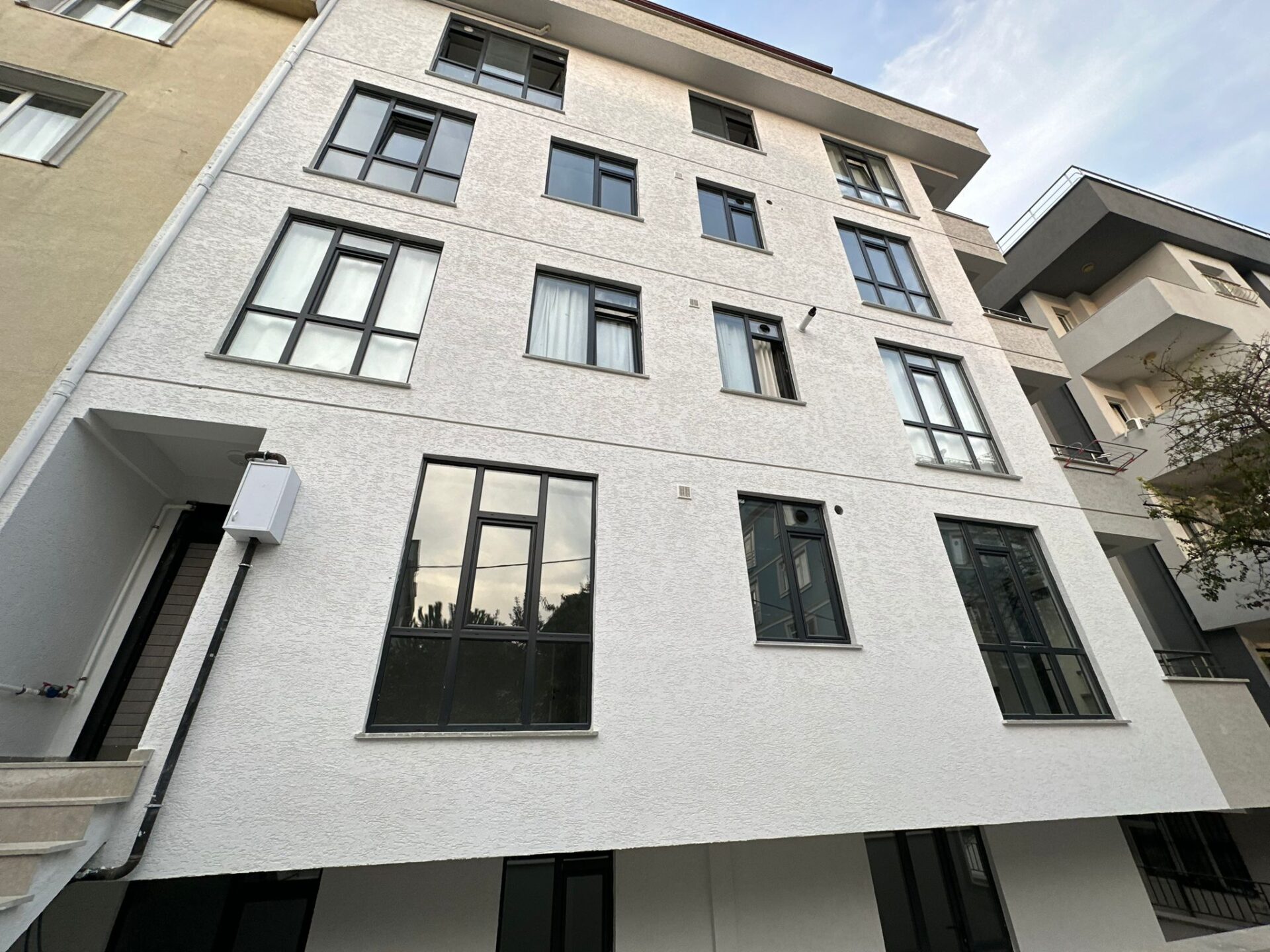 ÇEKMEKÖY METROYA YÜRÜME MESAFESİ SATILIK SIFIR 3+1 FIRSATI