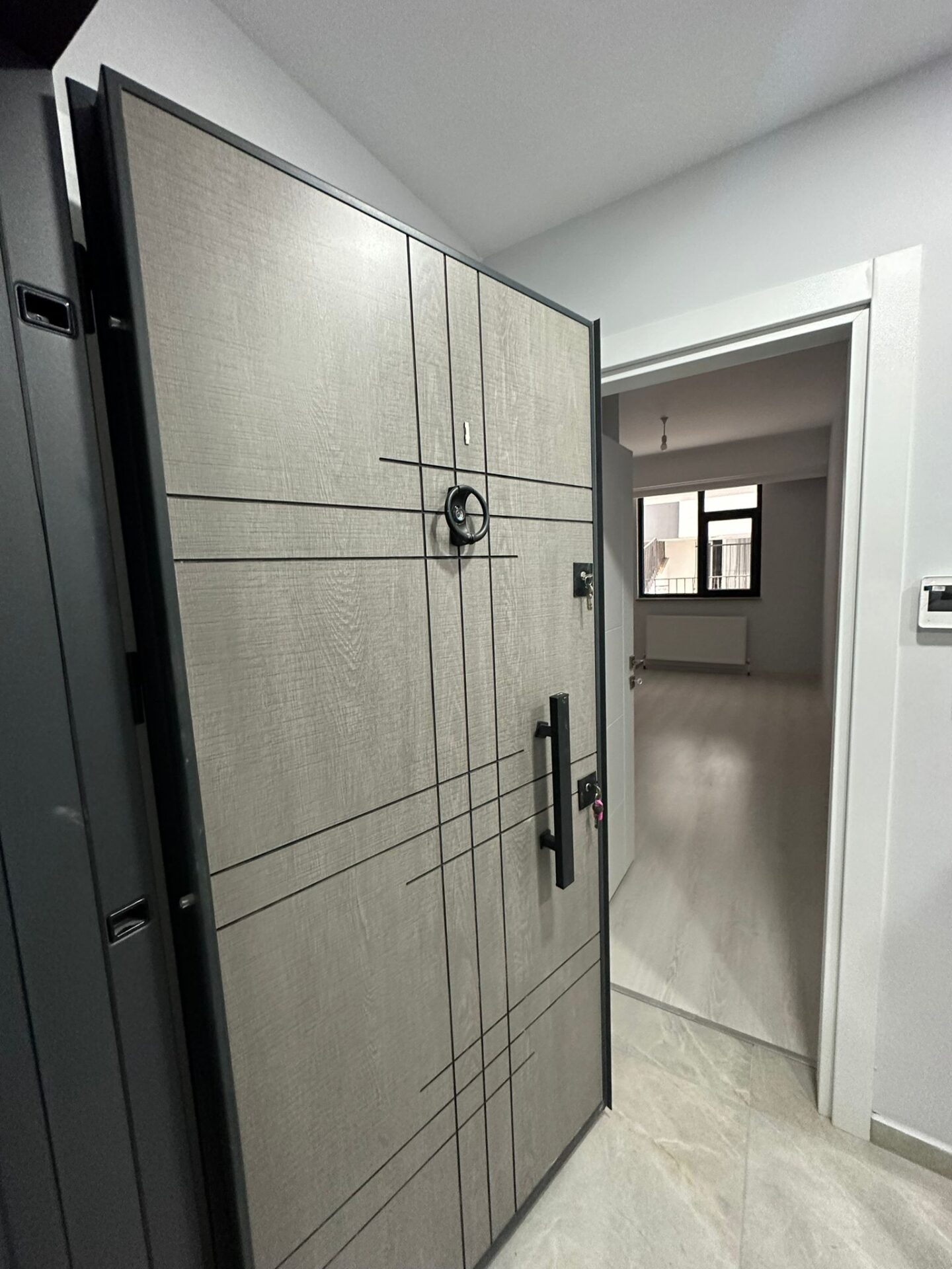 ÇEKMEKÖY ÇAMLIK MAH. BAHCE KULLANIMLI 2+1 SATILIK DAİRE