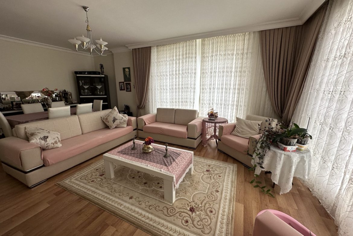 INSIDE THE SITE WITH POOL FRONT ISKANLI 3+1 ARAKAT FLAT FOR SALE