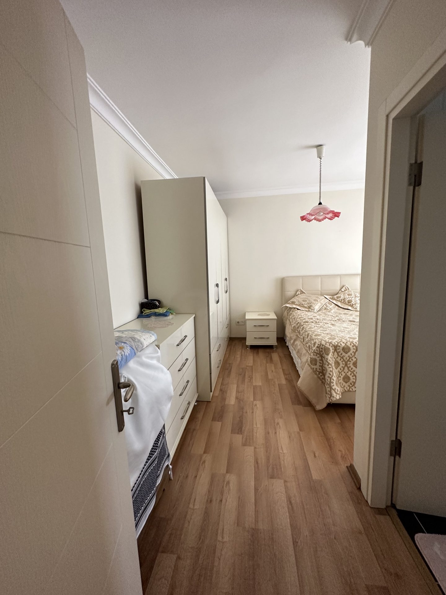 INSIDE THE SITE WITH POOL FRONT ISKANLI 3+1 ARAKAT FLAT FOR SALE