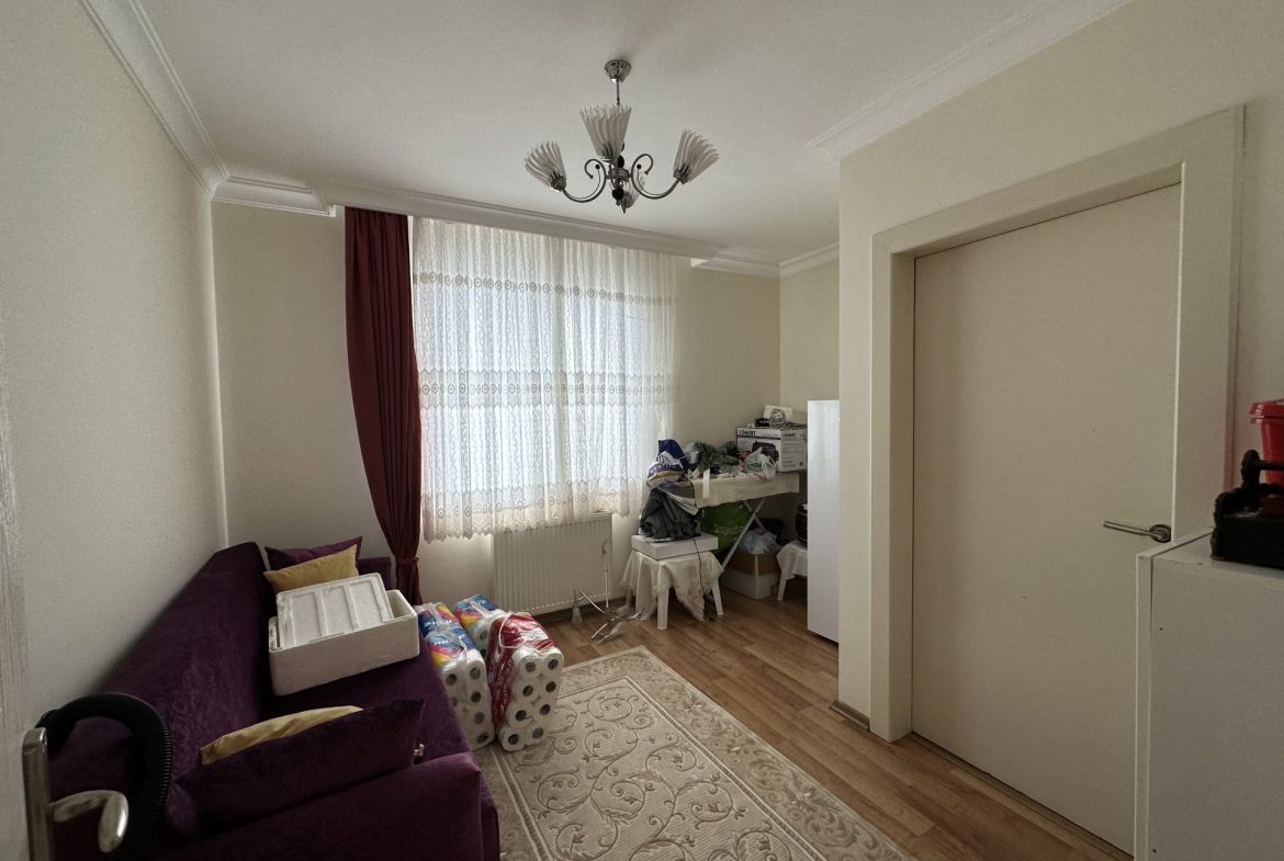 INSIDE THE SITE WITH POOL FRONT ISKANLI 3+1 ARAKAT FLAT FOR SALE