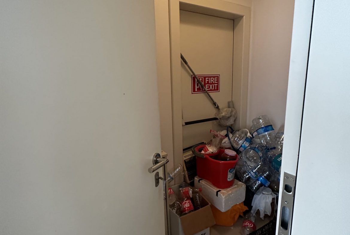 INSIDE THE SITE WITH POOL FRONT ISKANLI 3+1 ARAKAT FLAT FOR SALE