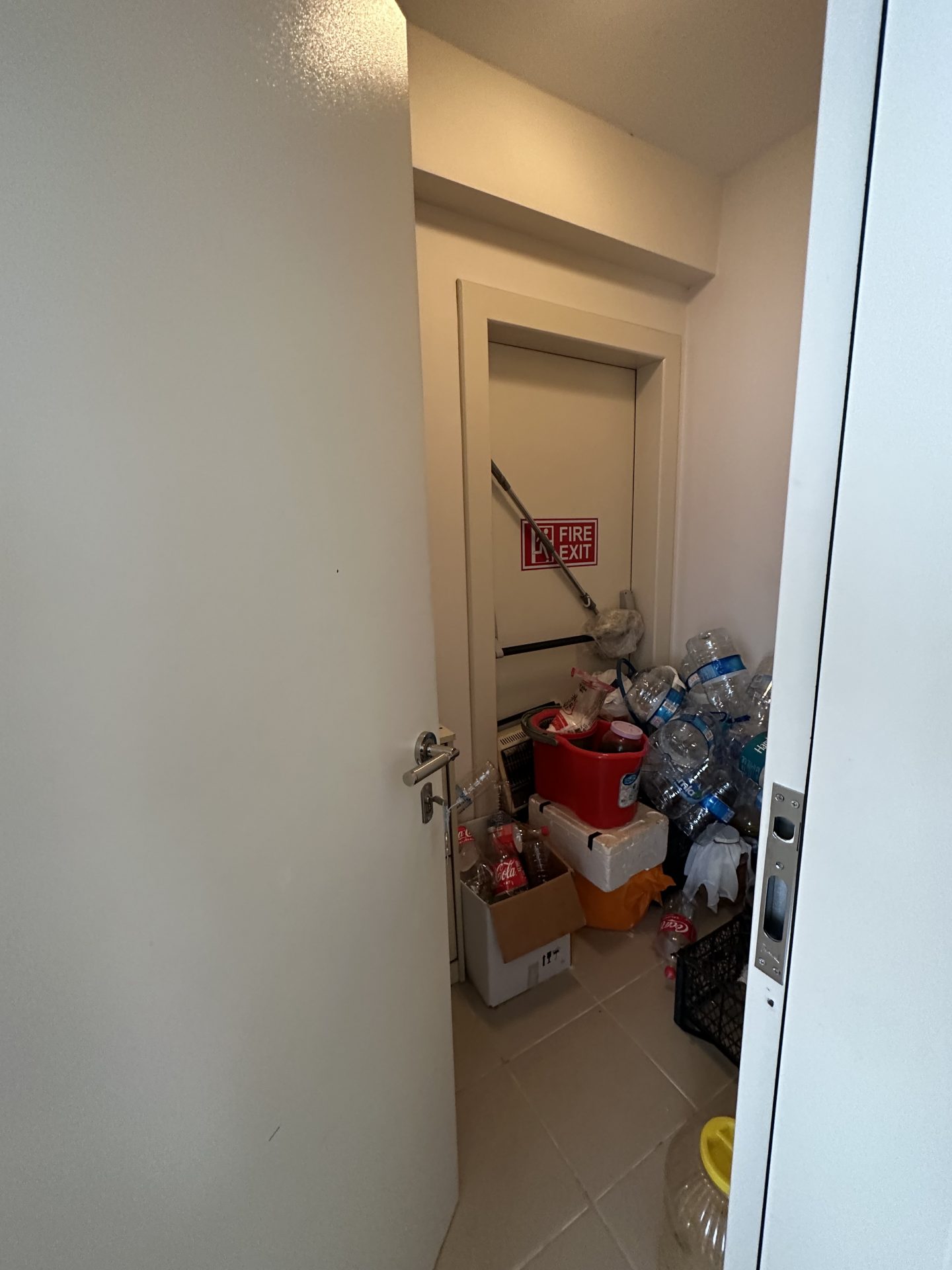 INSIDE THE SITE WITH POOL FRONT ISKANLI 3+1 ARAKAT FLAT FOR SALE