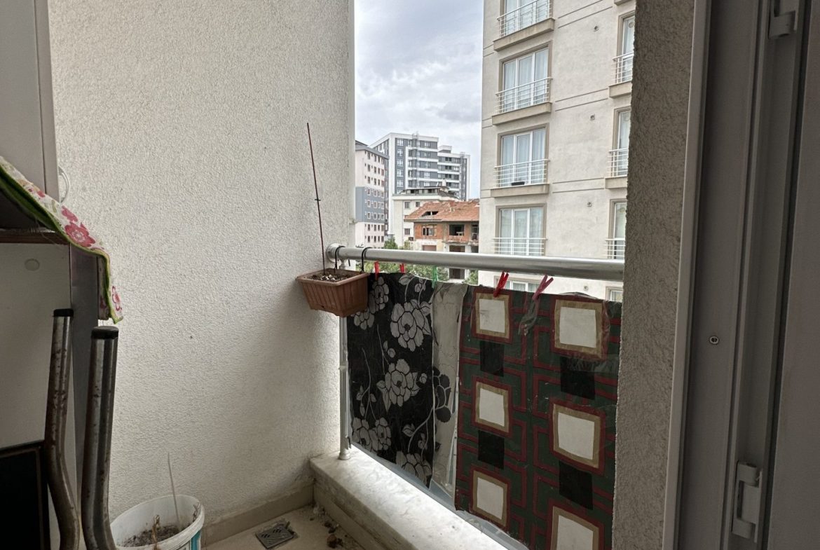 INSIDE THE SITE WITH POOL FRONT ISKANLI 3+1 ARAKAT FLAT FOR SALE
