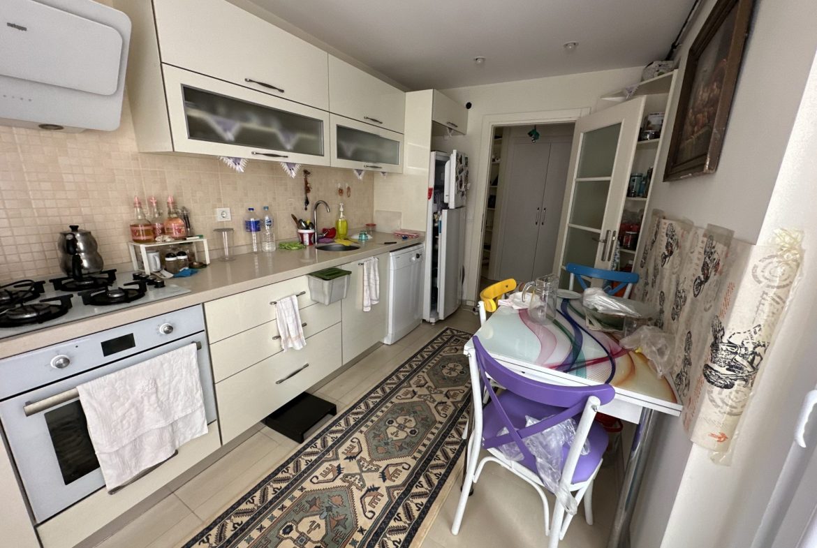 INSIDE THE SITE WITH POOL FRONT ISKANLI 3+1 ARAKAT FLAT FOR SALE