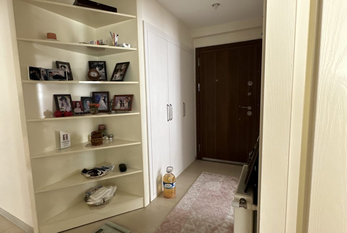 INSIDE THE SITE WITH POOL FRONT ISKANLI 3+1 ARAKAT FLAT FOR SALE