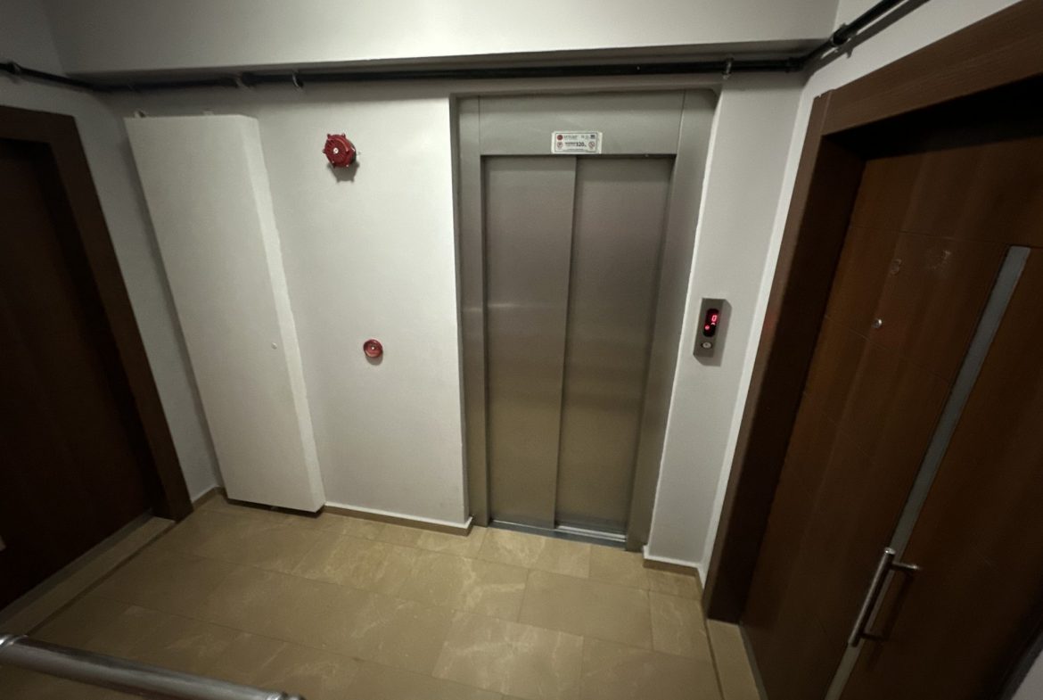 INSIDE THE SITE WITH POOL FRONT ISKANLI 3+1 ARAKAT FLAT FOR SALE