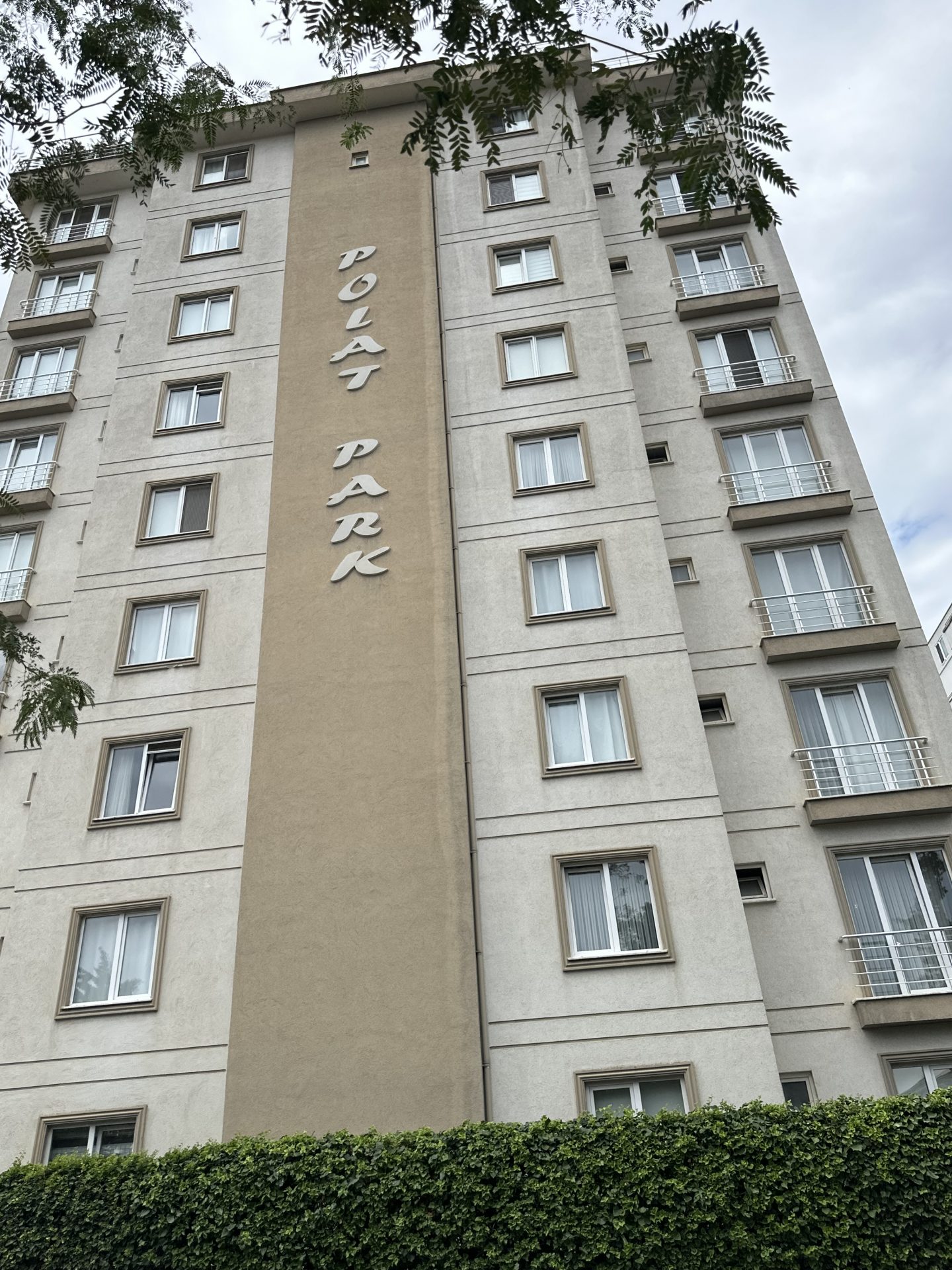 INSIDE THE SITE WITH POOL FRONT ISKANLI 3+1 ARAKAT FLAT FOR SALE